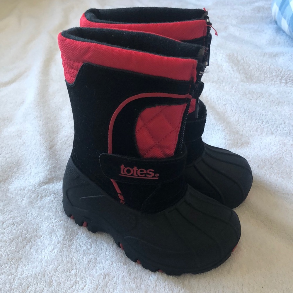 NWT Totes Toddler Winter Boots